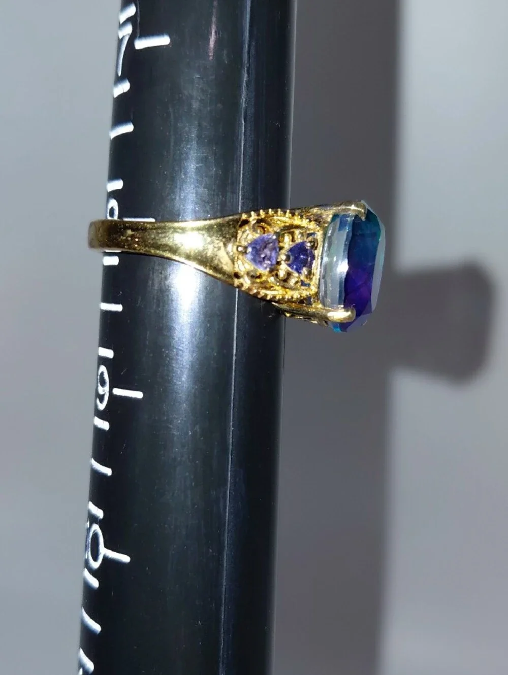N/A gold colored